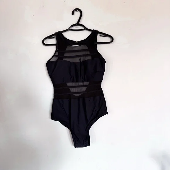 Amazon • Bathing Suit - Picture 1 of 5